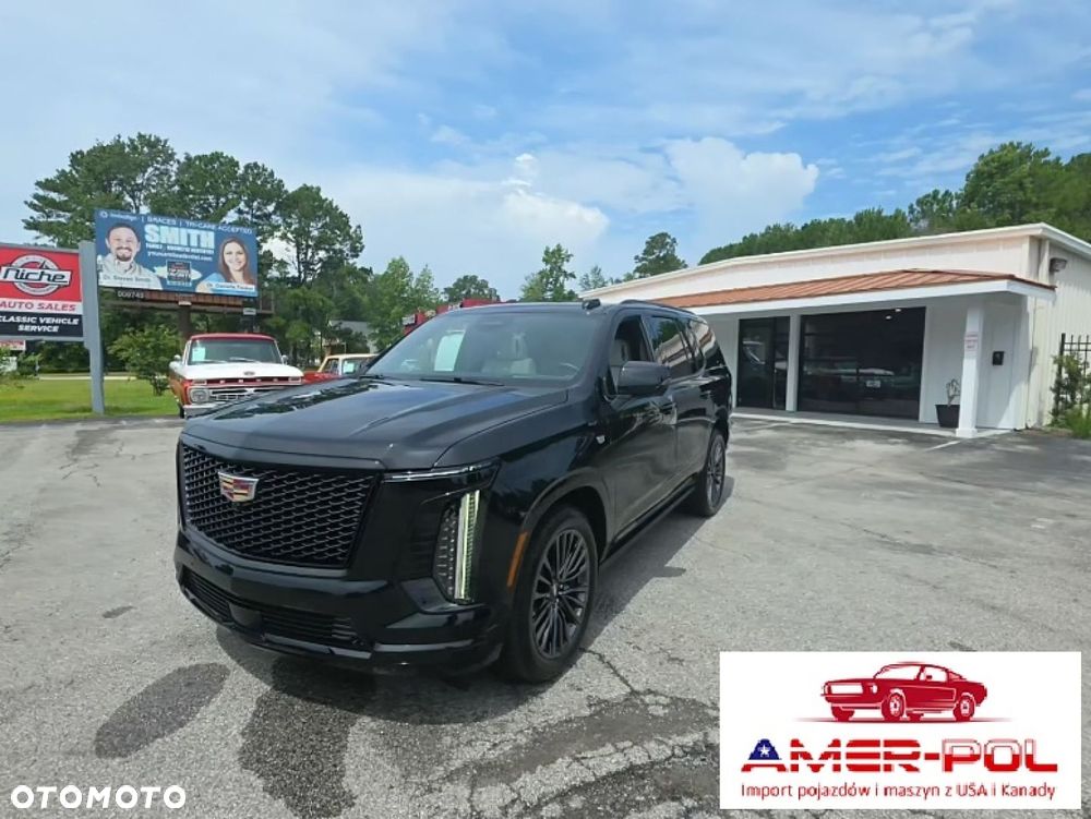 Cadillac Escalade - 2