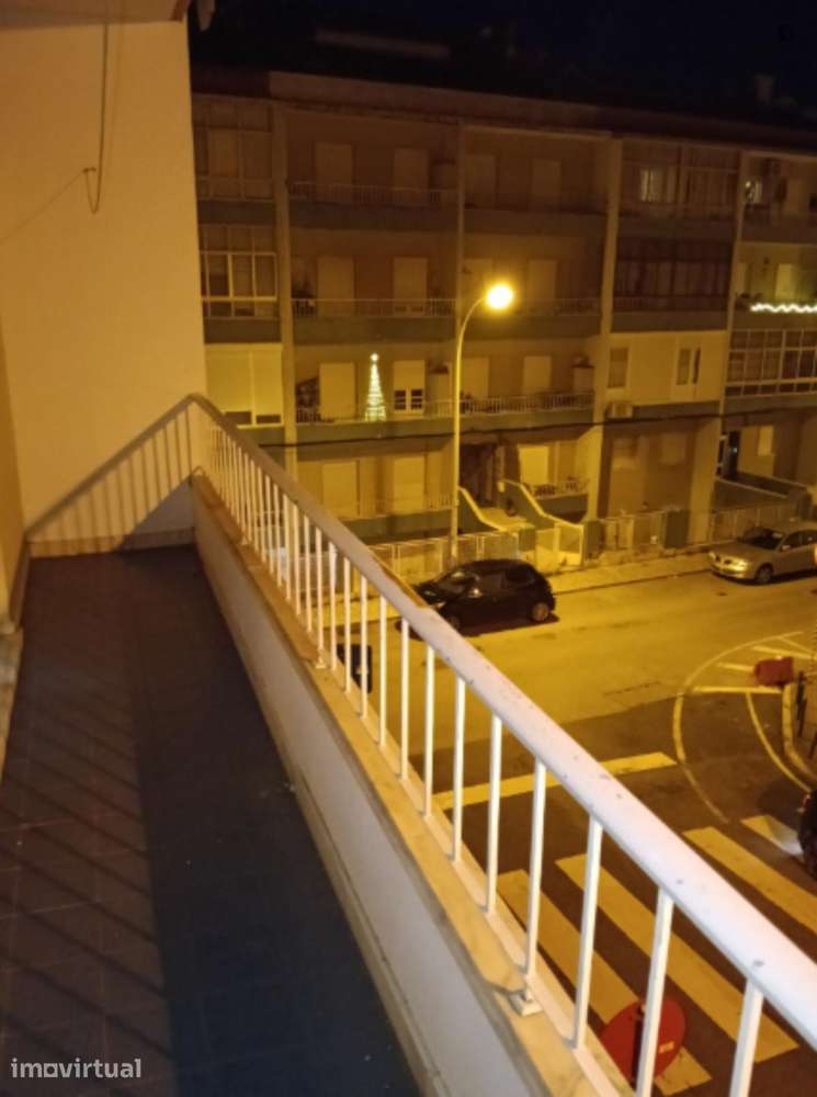 Quarto - localizado em Linda-a-Velha Lisbon - Grande imagem: 3/6