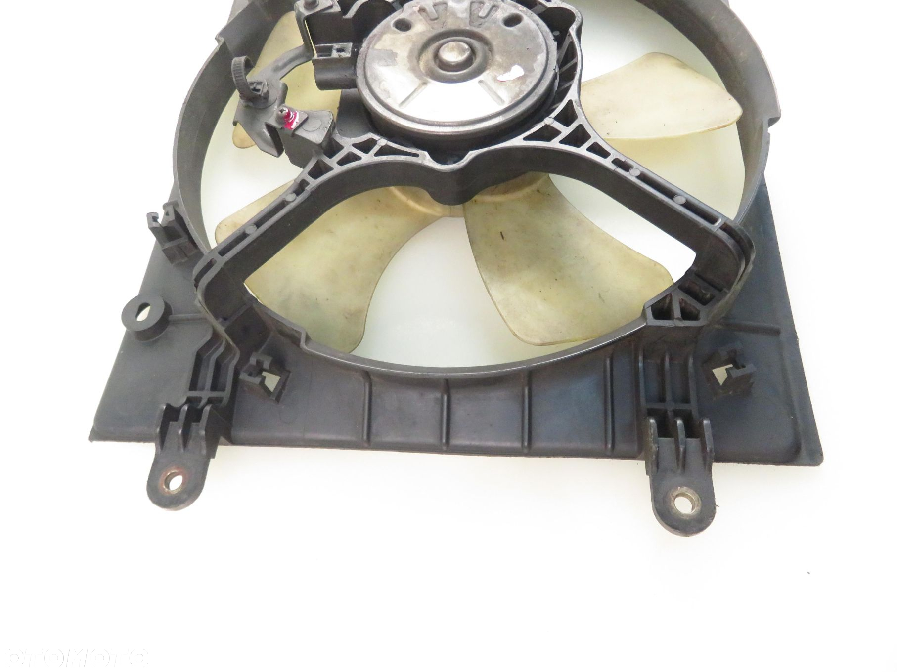 WENTYLATOR CHŁODNICY MITSUBISHI PAJERO PININ 1.8 - 6