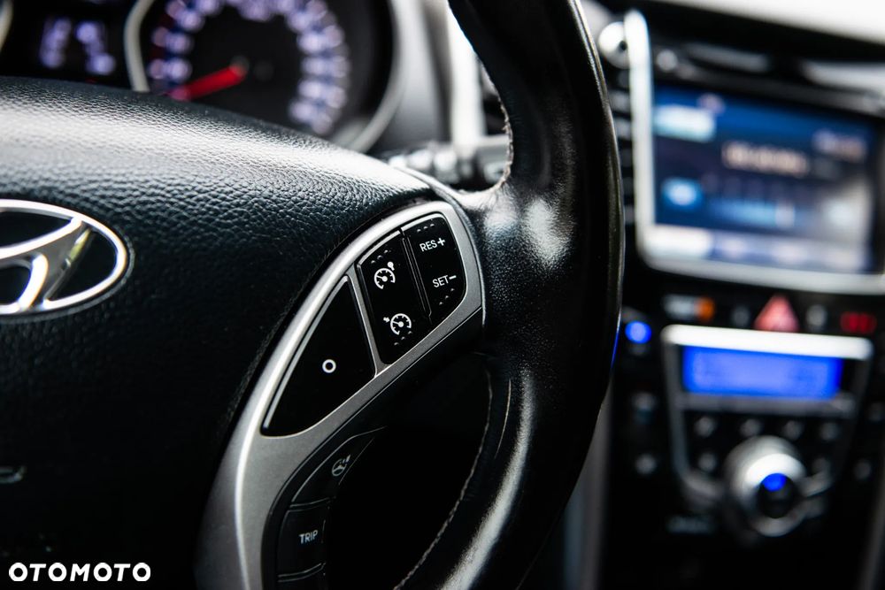 Hyundai i30 blue Kombi 1.6 GDi Passion - 39