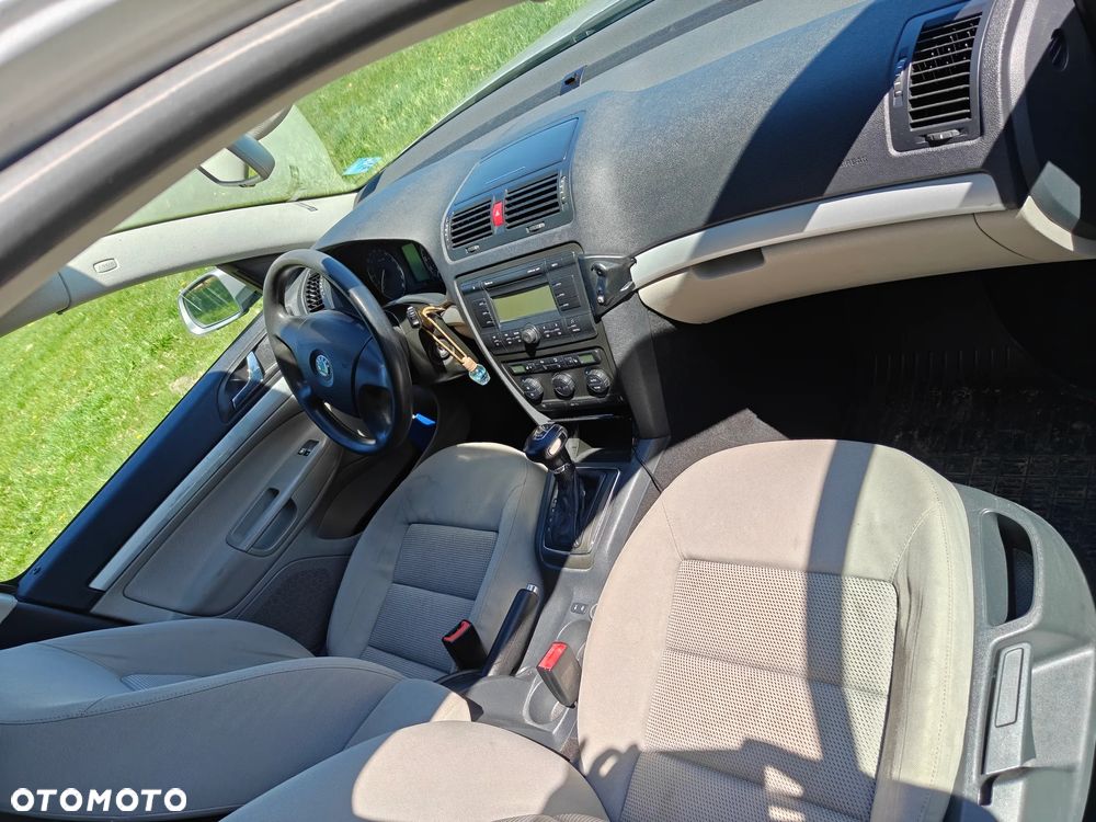 Skoda Octavia 2.0 TDI Ambiente DSG - 5