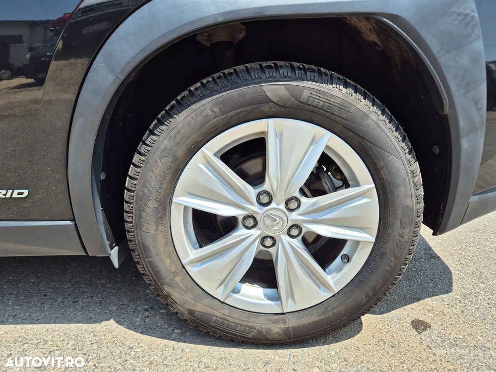 Lexus UX ver-250h-2-0l-hev-20h---178-hp-4x2-cvt-business - 32