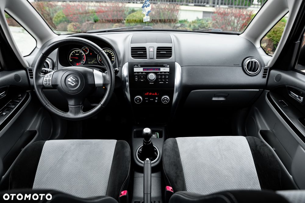 Suzuki SX4 1.6 Premium 4WD - 26