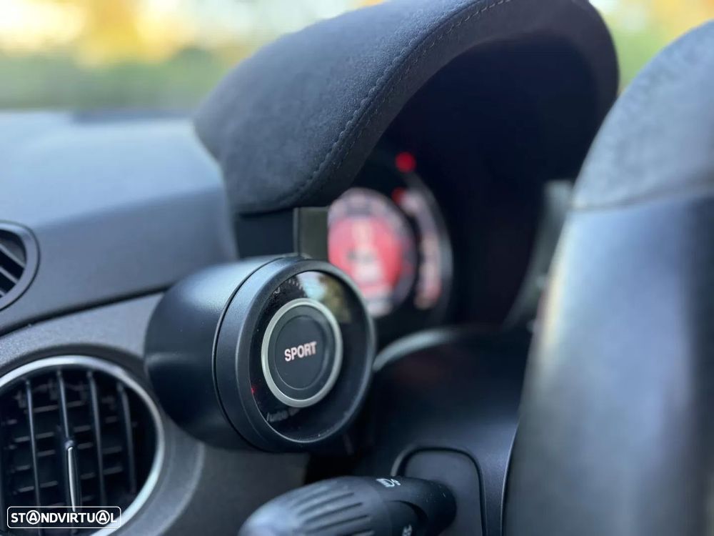 Abarth 695 1.4 T-Jet 70th Anniversary - 14