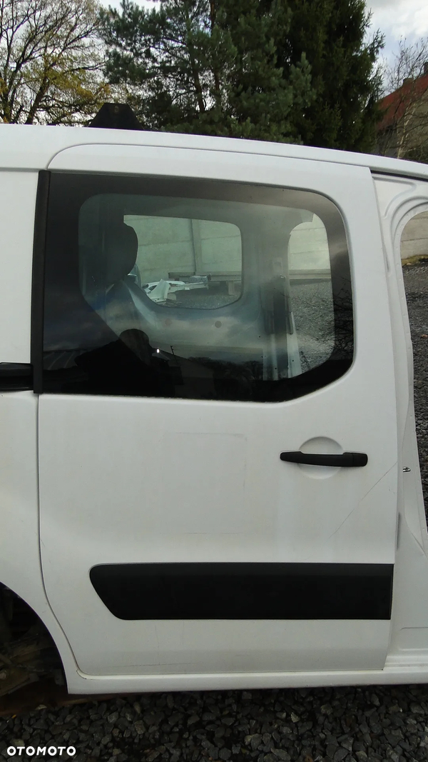 PARTNER BERLINGO III 3 DRZWI PRZESUWNE PRAWE 08-15r