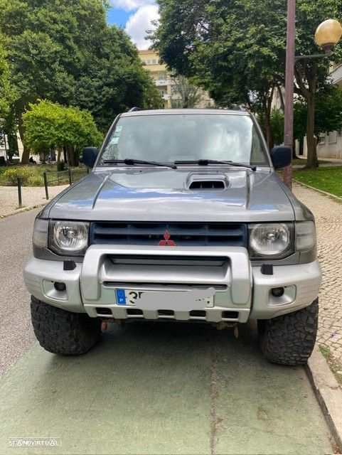 Mitsubishi Pajero - 1