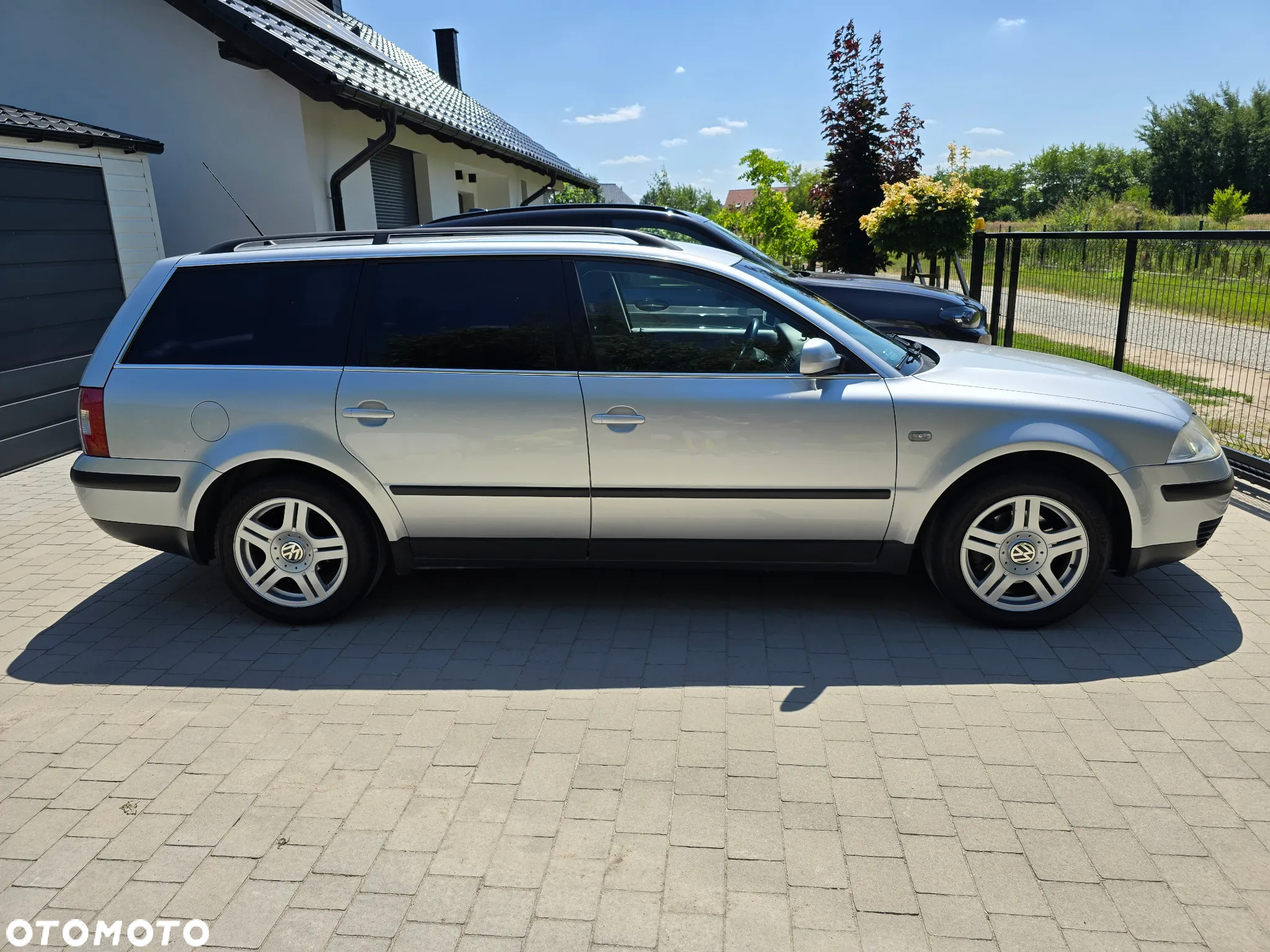 Volkswagen Passat - 4