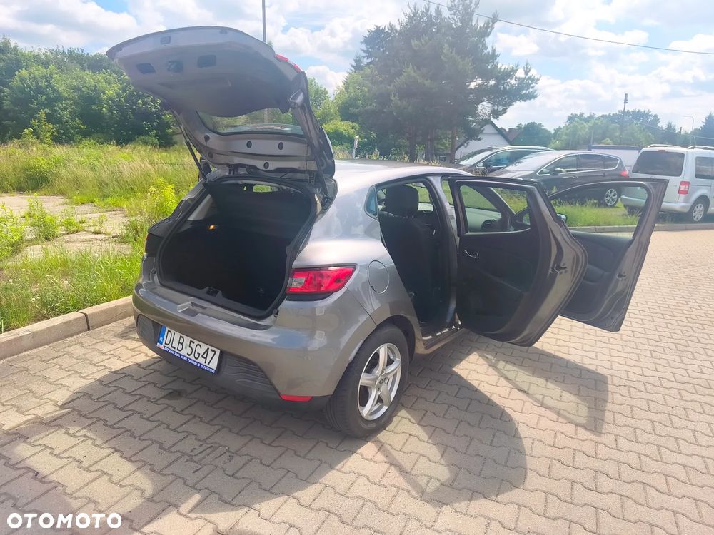Renault Clio 1.2 16V 75 Life - 18