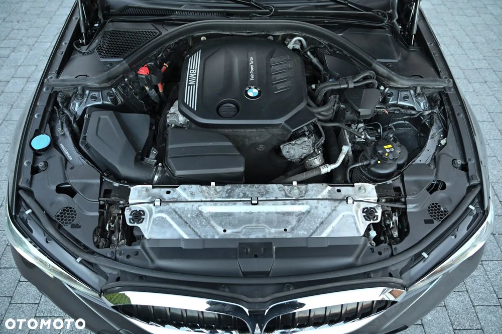 BMW Seria 3 320d Edition M Sport Shadow - 16