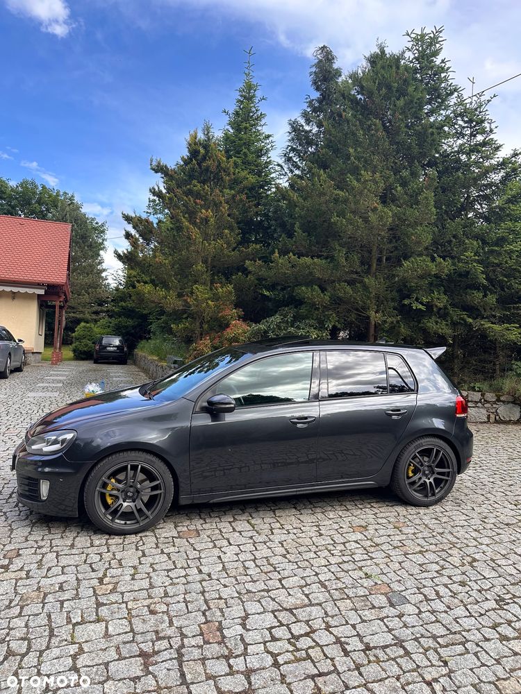Volkswagen Golf - 2