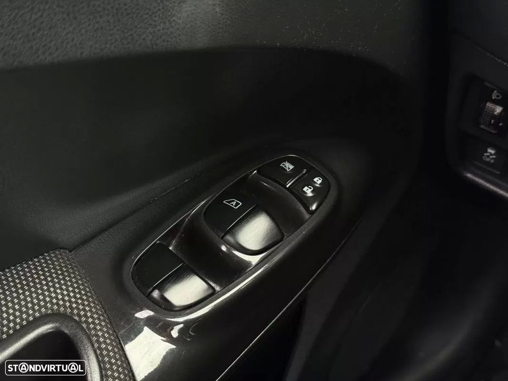 Nissan Juke 1.5 dCi N-Connecta P.Ext.2 Black Tokyo - 23