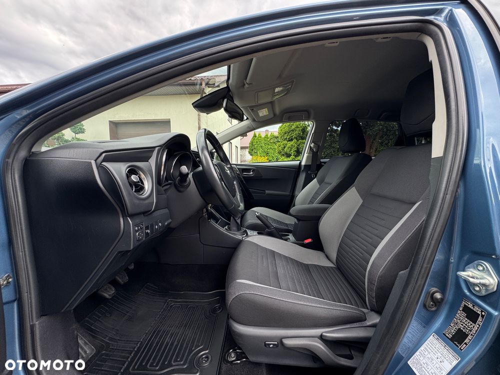 Toyota Auris 1.6 Prestige - 27