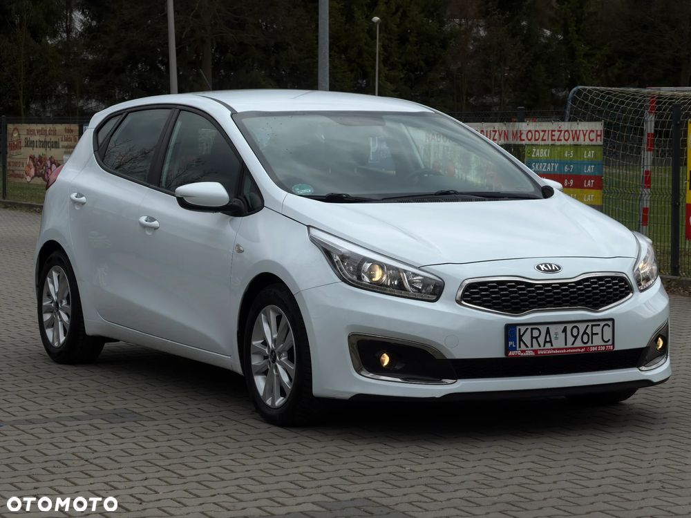 Kia Ceed 1.4 CVVT Dream Team Edition - 32