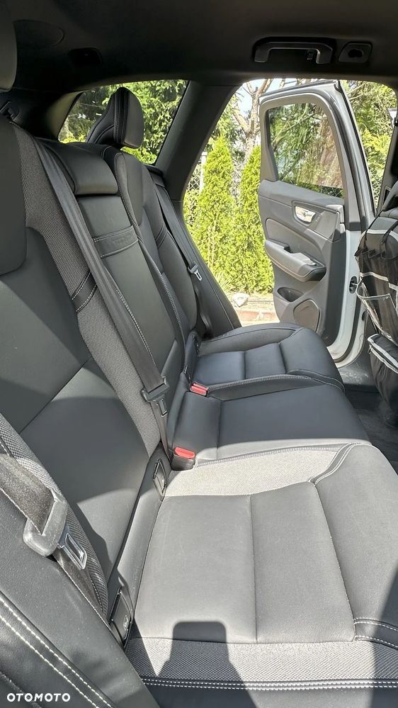 Volvo XC 60 B4 B R-Design - 6