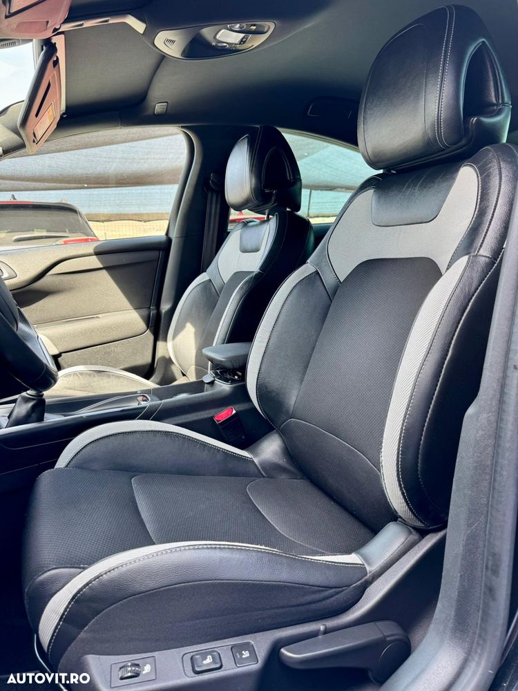 Citroën DS4 PureTech 130 Stop&Start Urban Show - 37