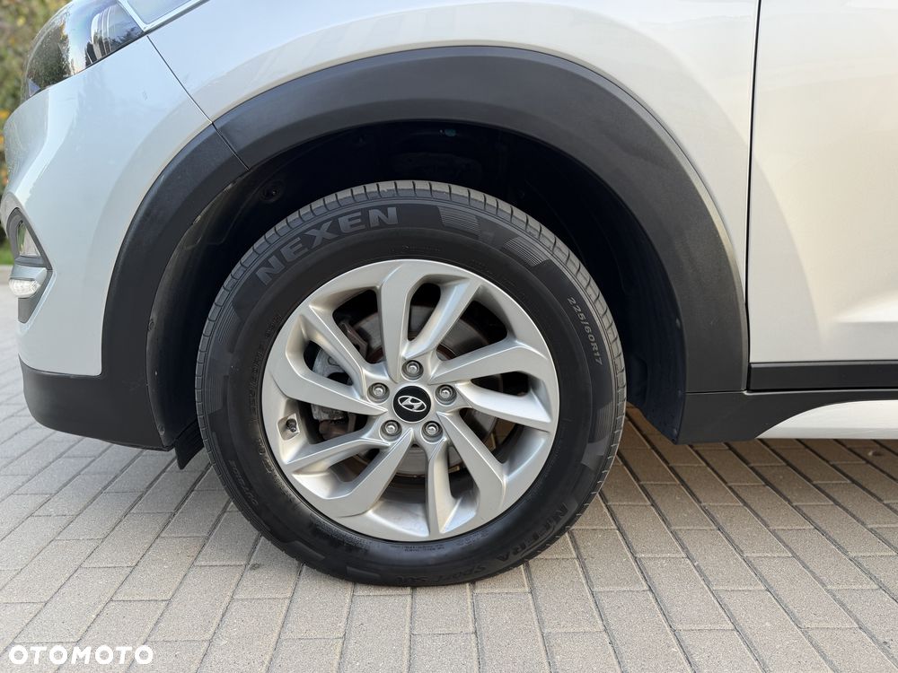 Hyundai Tucson 1.7 CRDI BlueDrive Style 2WD - 32