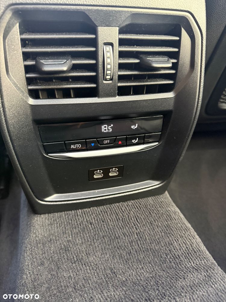 BMW Seria 3 320d xDrive Luxury Line sport - 37