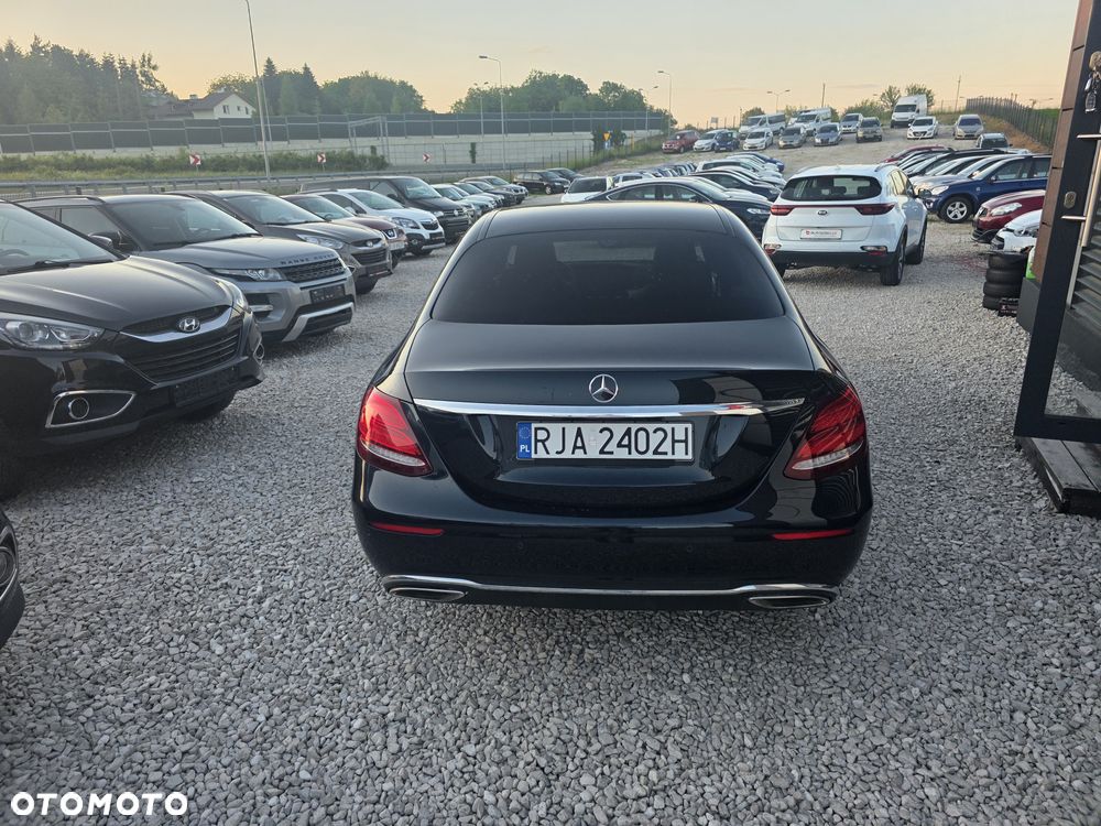 Mercedes-Benz Klasa E 200 9G-TRONIC - 9
