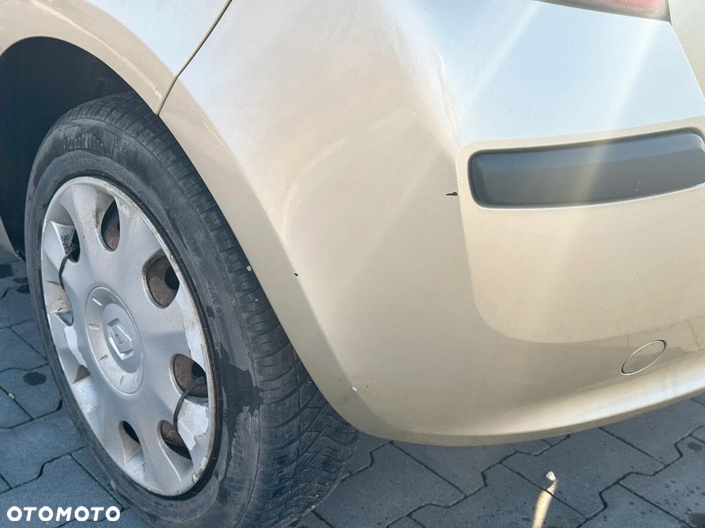 Renault Clio 1.2 16V Authentique - 10