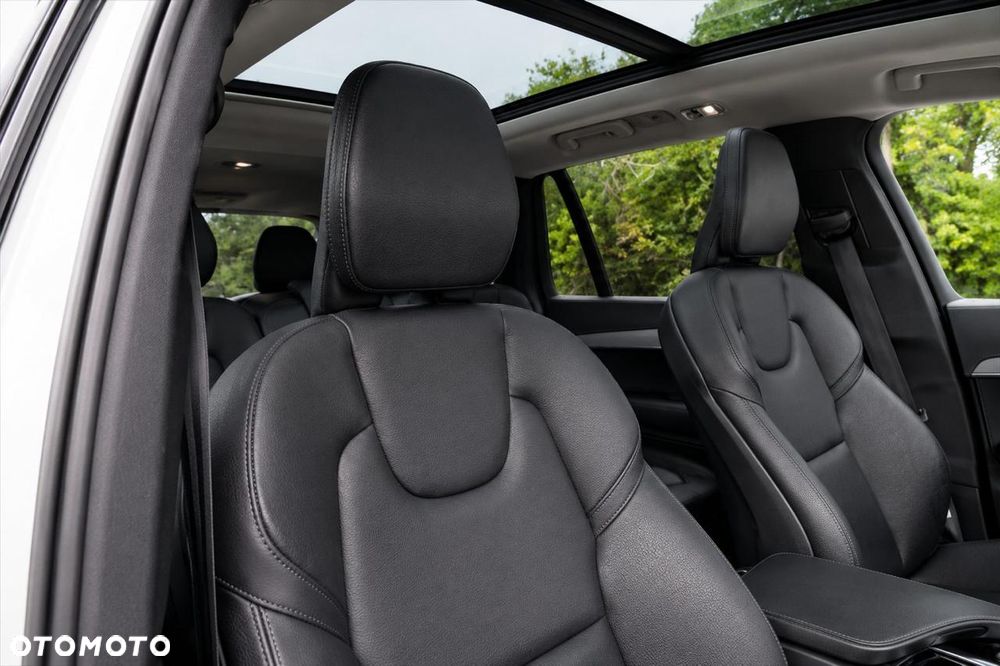 Volvo XC 90 T5 AWD Geartronic Momentum - 11