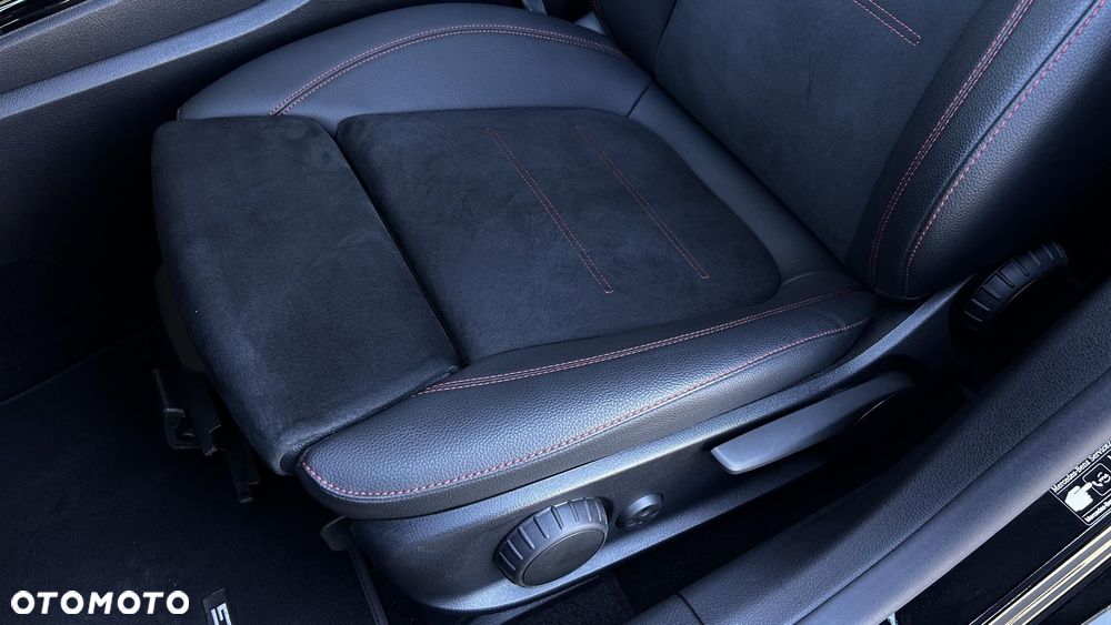 Mercedes-Benz CLA - 13