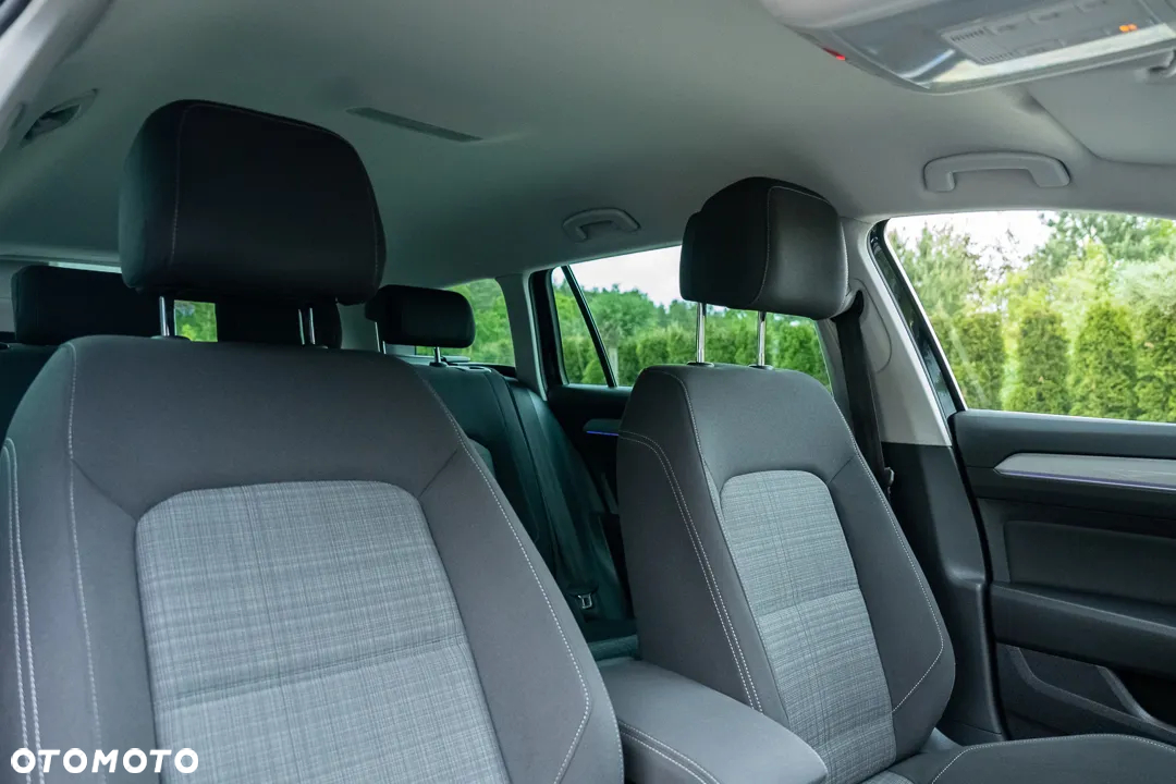 Volkswagen Passat Variant 2.0 TDI SCR DSG - 16