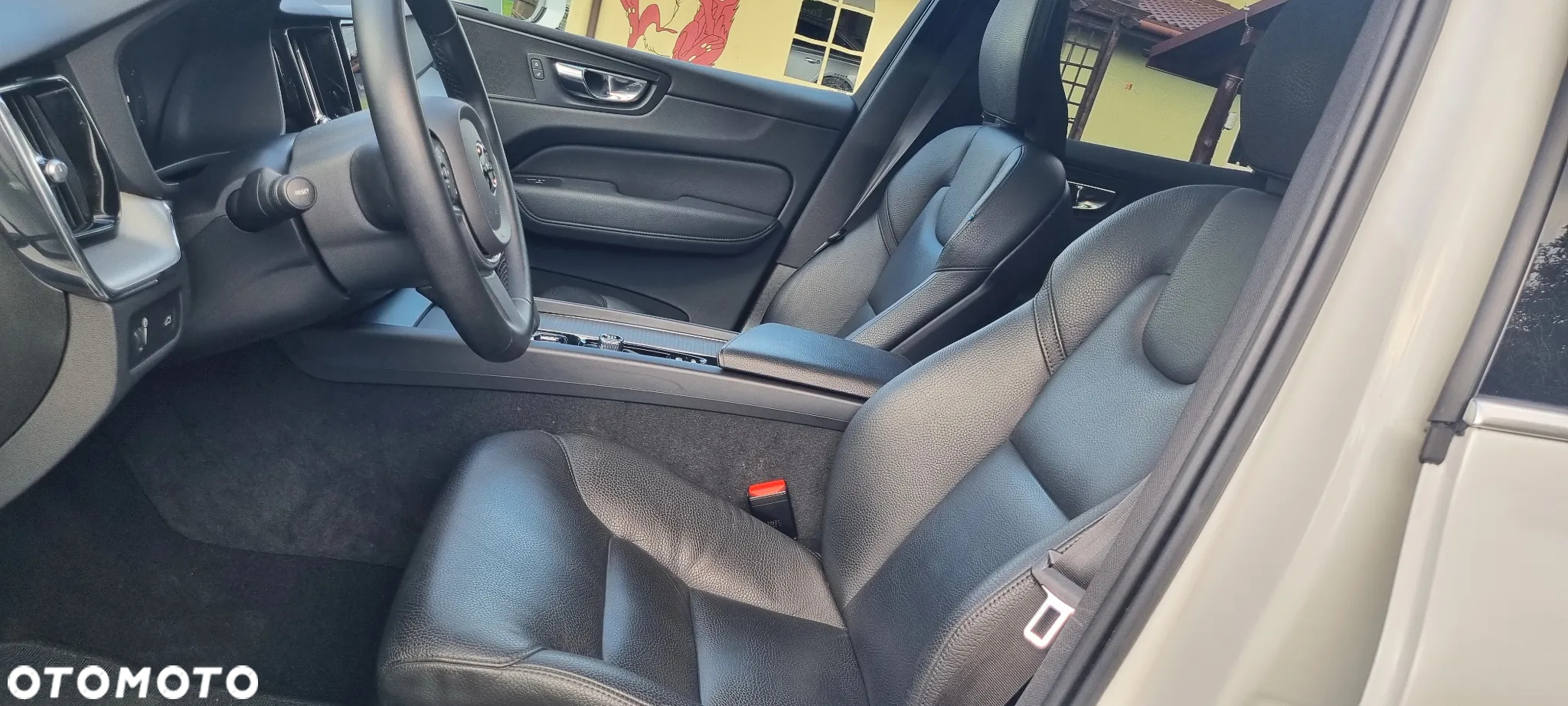 Volvo XC 60 B4 D Geartronic Momentum Pro - 24