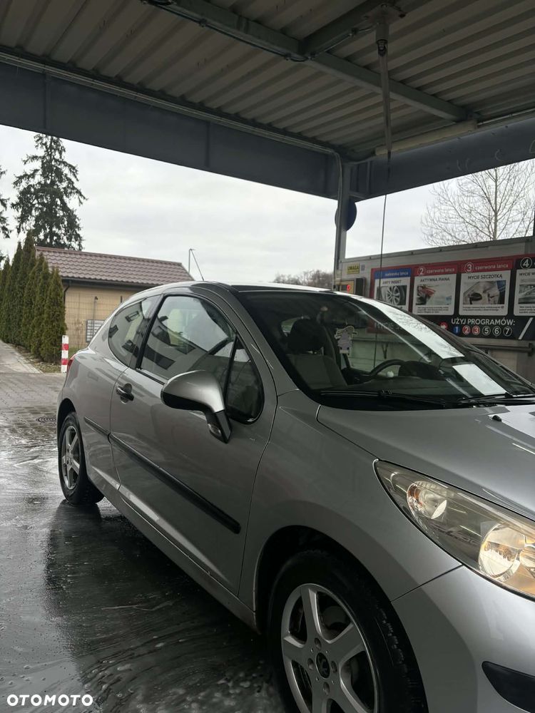 Peugeot 207 1.4 16V Trendy - 4