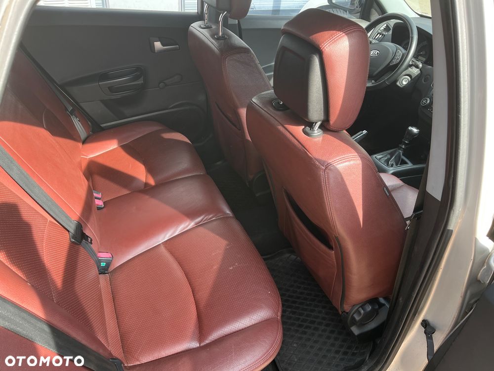 Kia Ceed 1.6 CRDi 90 Vision - 4