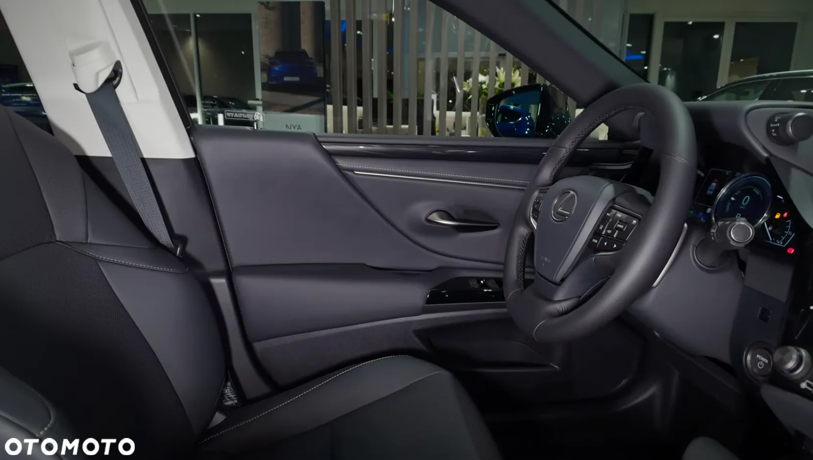 Lexus ES - 14