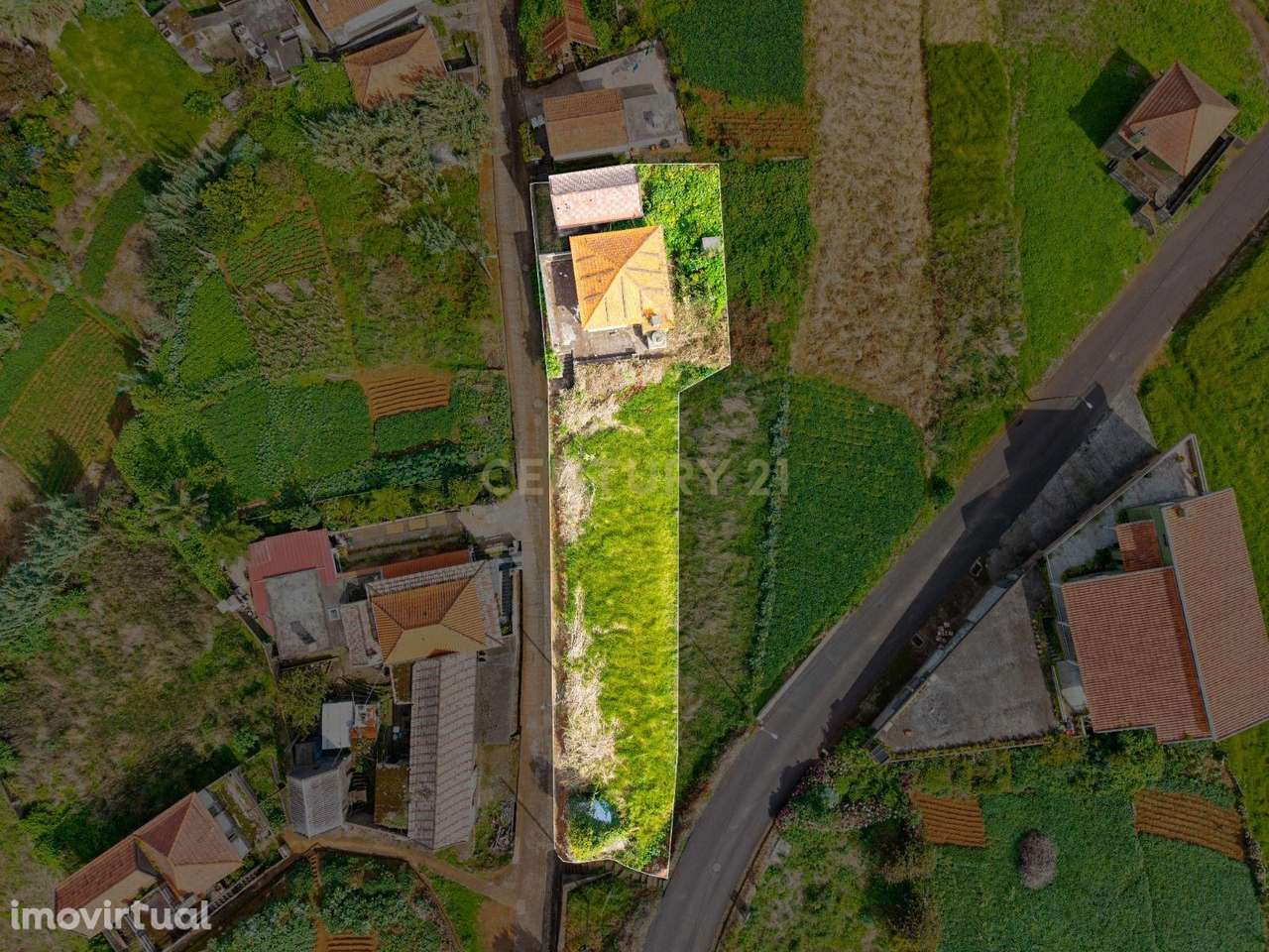Moradia Tradicional com Terreno e Grande Potencial em Santa, Porto Mon - Grande imagem: 2/22