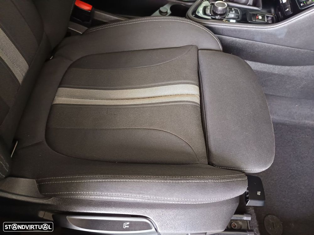 BMW 216 Gran Tourer d 7L Line Sport - 38