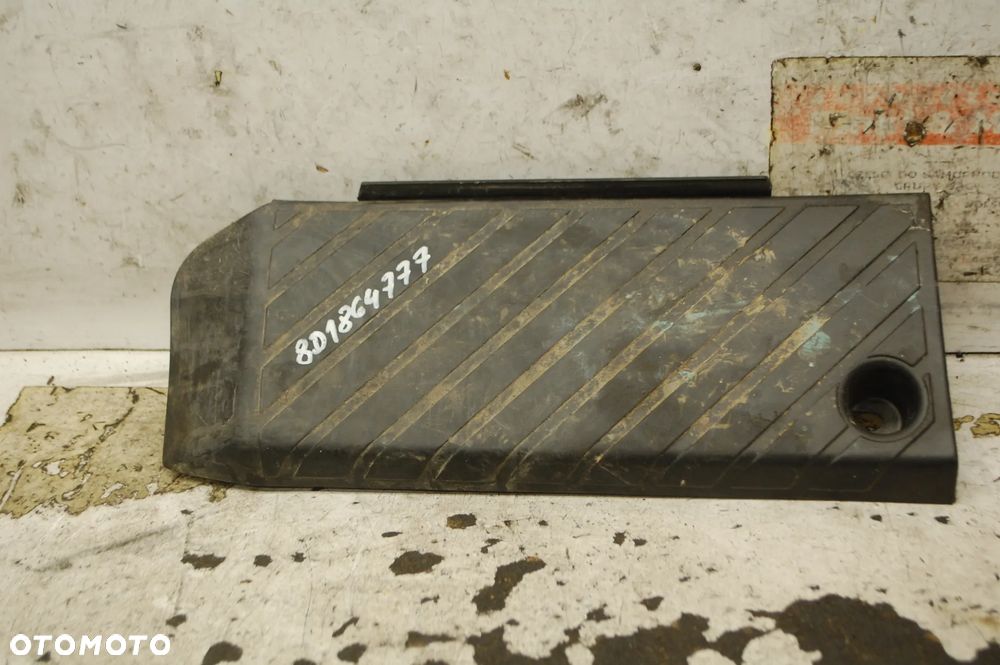 PODNÓŻEK STOPKA STOPNICA PODSTOPNICA 8D1864777 VW PASSAT B5 LIFT - 1