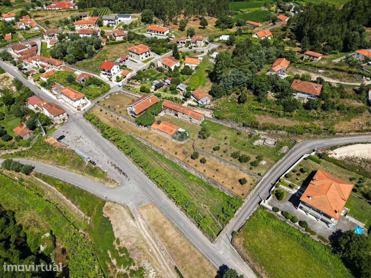 Terreno Urbano em Cossorado, Barcelos Oportunidade Única - Grande imagem: 2/9