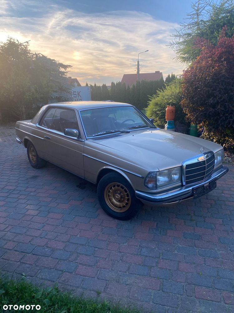 Mercedes-Benz W123 - 3