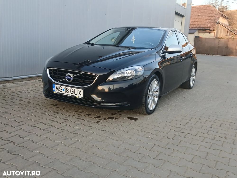 Volvo V40 D2 Momentum - 1