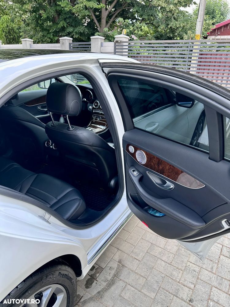 Mercedes-Benz C 200 4MATIC 9G-TRONIC Avantgarde - 31