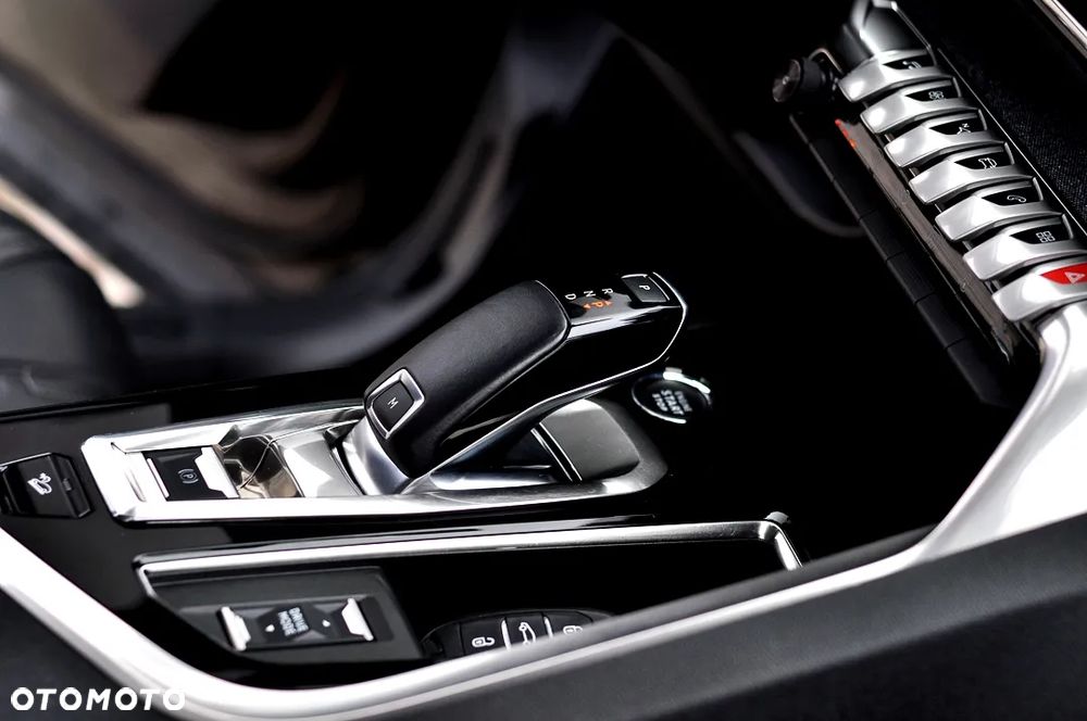 Peugeot 5008 BlueHDi 180 EAT8 Roadtrip - 29