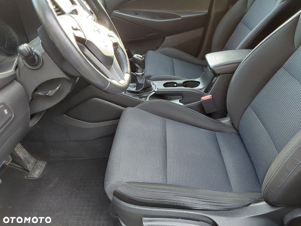 Hyundai Tucson 1.6 GDI BlueDrive GO 2WD - 9