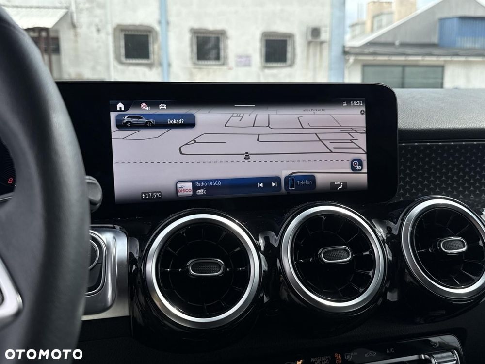 Mercedes-Benz GLB - 11