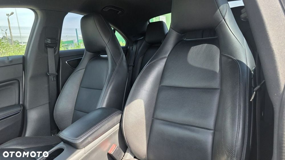 Mercedes-Benz CLA - 17