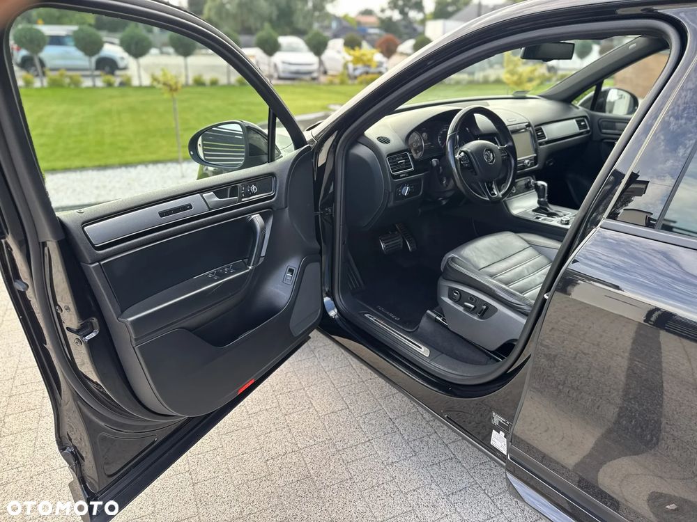 Volkswagen Touareg 3.0 V6 TDI BMT Perfectline R-Style - 22