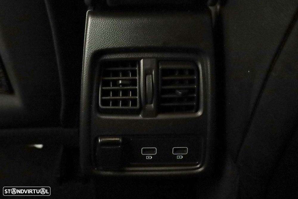 Renault Captur 1.0 TCe Techno Bi-Fuel - 24