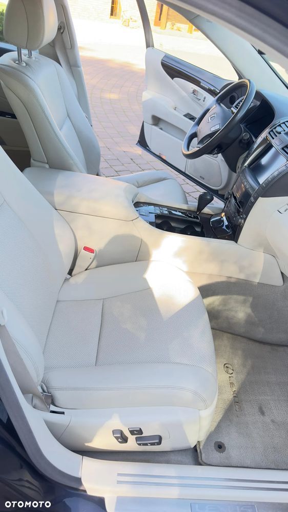 Lexus LS 460 Elite - 13