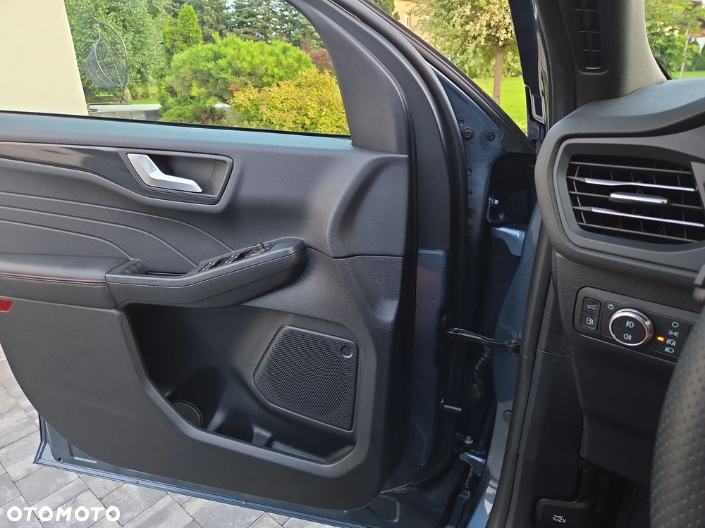 Ford Kuga - 34