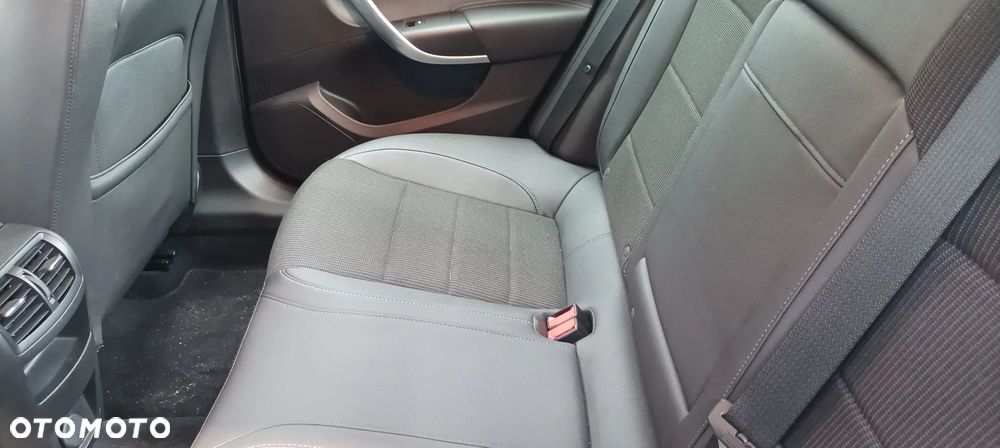 Opel Insignia 2.8 V6 Turbo 4x4 Automatik Cosmo - 14