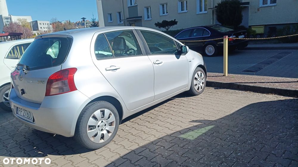 Toyota Yaris - 12