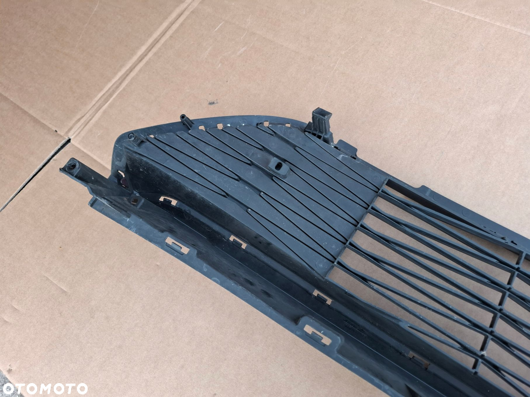 KRATKA ŚRODKOWA KIA CEED III LIFT ORYGINAŁ ŁADNY STAN - 7