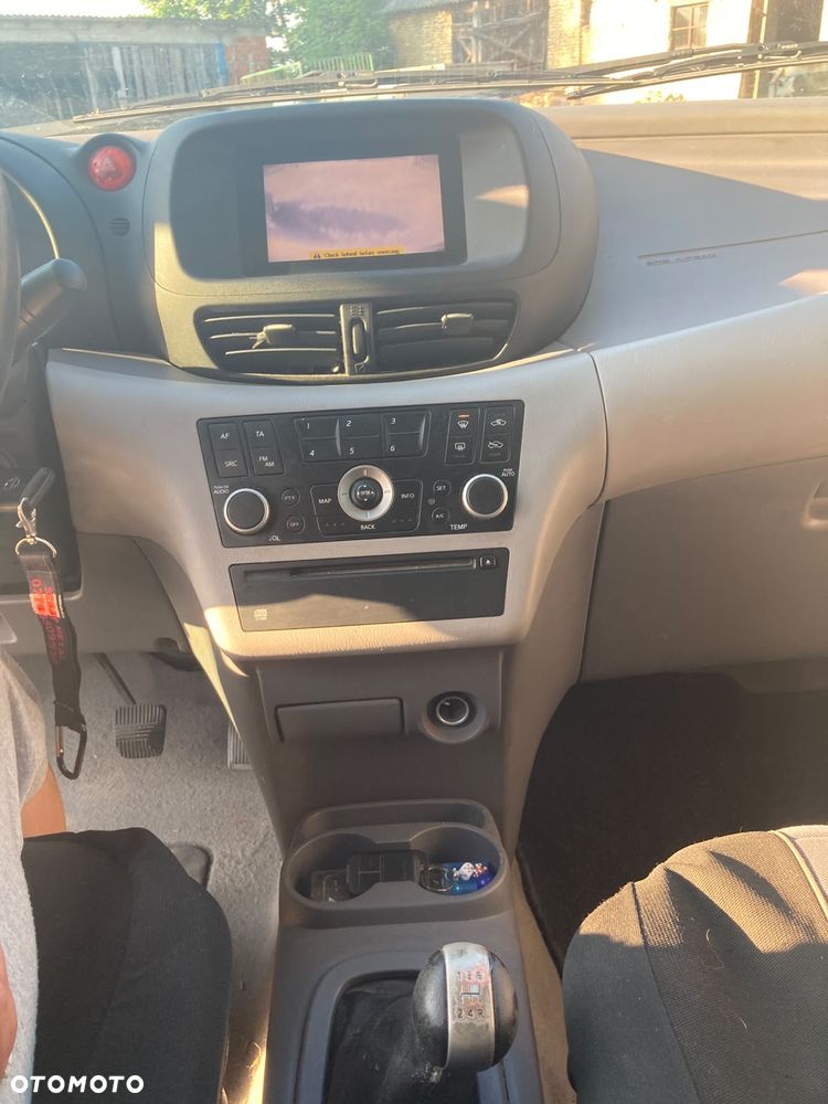 Nissan Almera - 36