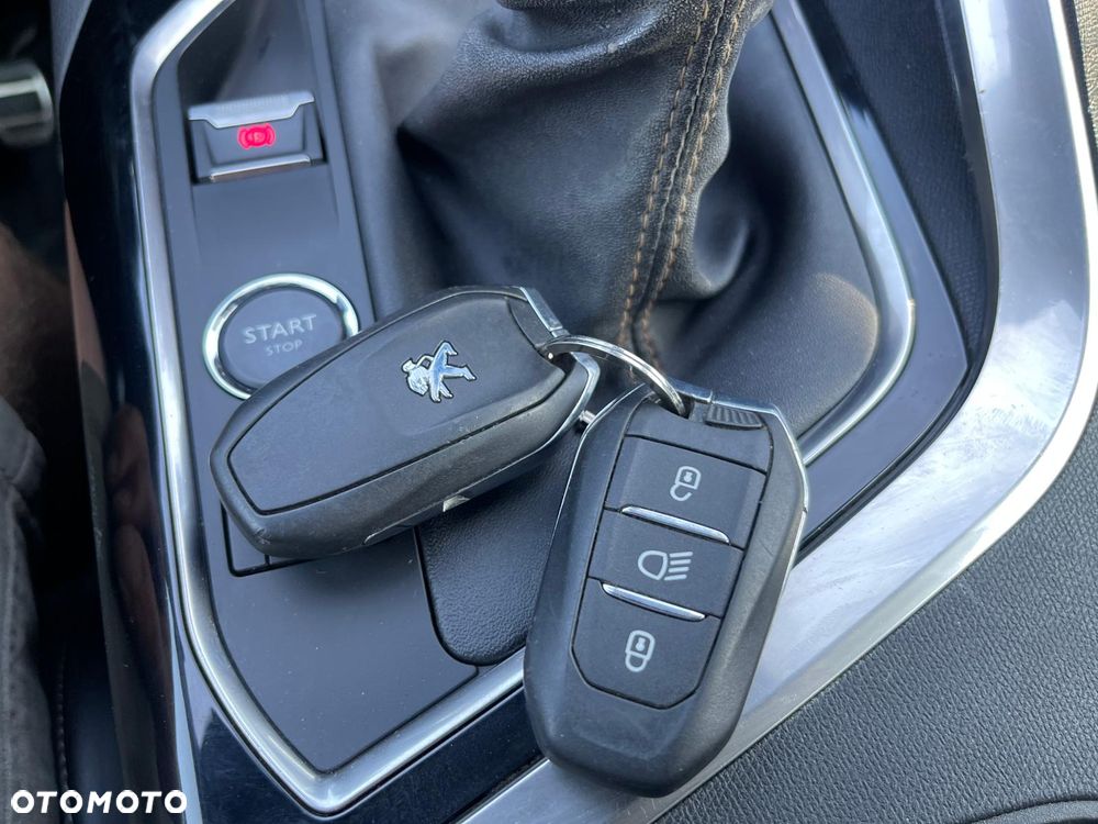Peugeot 3008 1.2 PureTech Allure - 18